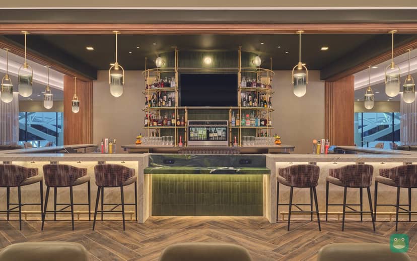 Delta Sky Club, DEN Concourse A — bar