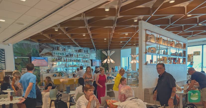 Escape Lounge, FLL Terminal 3 — main lounge with buffet and seating