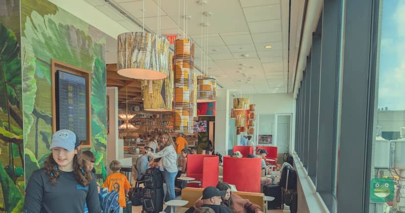 Escape Lounge, FLL Terminal 3 — window seating
