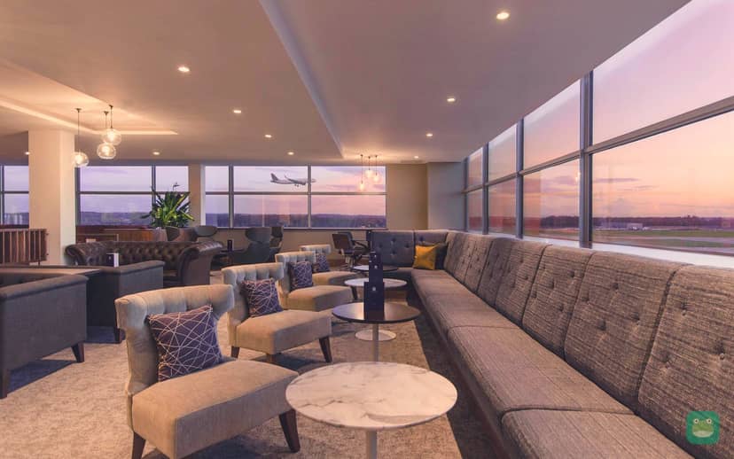 Runway views from the No1 Lounge, Gatwick South Terminal